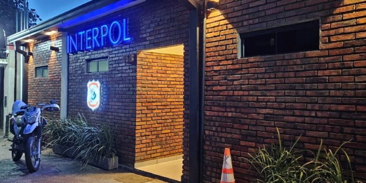 Policía alerta sobre uso fraudulento de números telefónicos en nombre de Interpol