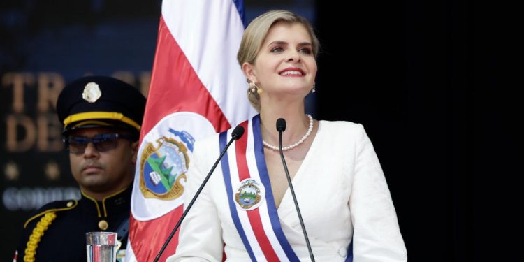Nueva Presidente de Costa Rica promete «mano dura» contra narco y cárcel estilo Bukele