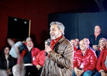 Mario Abdo arremete contra «cúpula de bandidos» que sigue concentrando el poder político y económico
