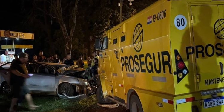 Móvil de empresa transportadora de caudales protagoniza siniestro vial en Hernandarias