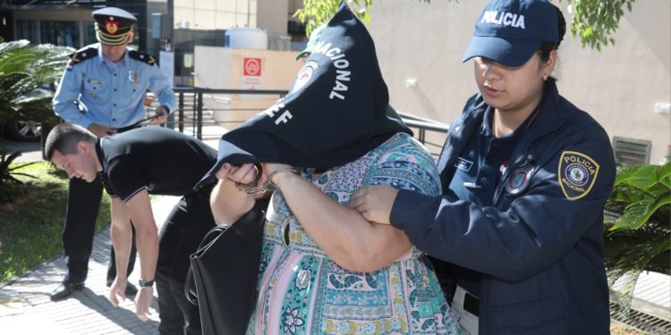 Unidad Anticorrupción allana oficinas judiciales en San Lorenzo tras entrega vigilada