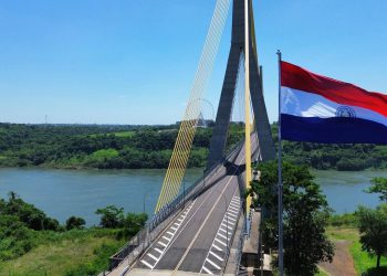 Empresarios piden potenciar comercio con apertura total del puente de la Integración