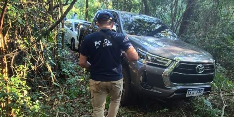 Operativo policial en Itapúa terminó en persecución, balacera y vehículos incautados