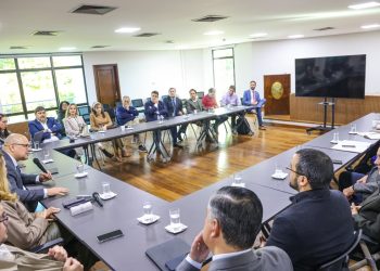 Avanzan en alternativas para garantizar continuidad de pagos al sector farmacéutico