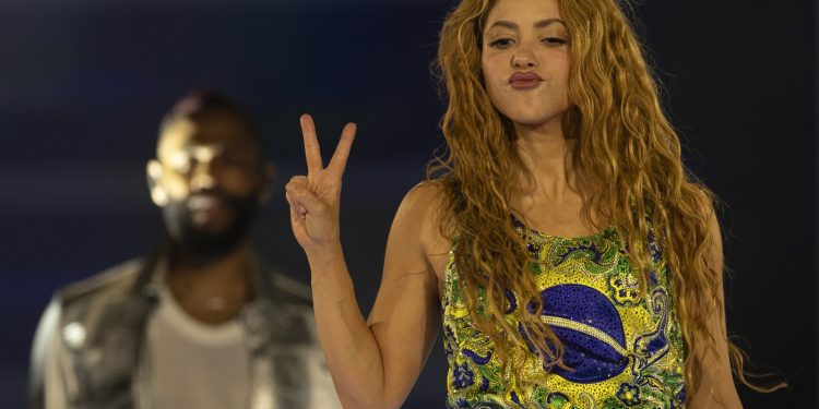 Shakira hizo vibrar a Río con un megaconcierto gratuito