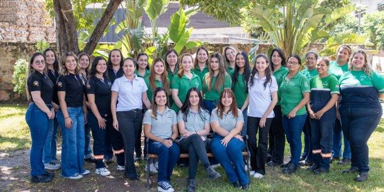 Envaco es reconocida entre los mejores lugares para trabajar para mujeres
