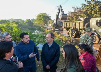 Operativo interinstitucional ejecuta tareas de limpieza y dragado en la zona de Cateura