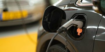 Sube el interés por autos eléctricos en EE.UU por alza del combustible