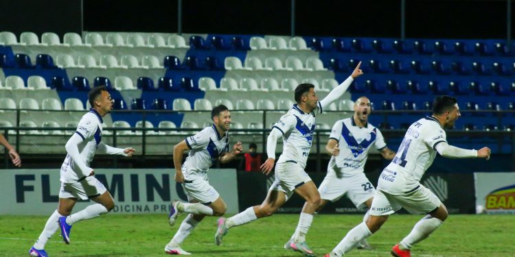 Ameliano vence sobre el final a Recoleta FC