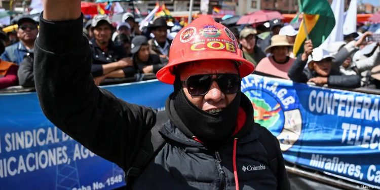 Bolivia: principal sindicato se declara en paro indefinido