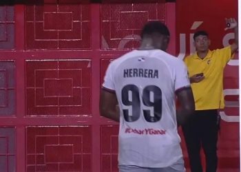 Dejó a su equipo y acusó a su propio compañero por amañar partido