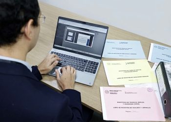 El Ministerio de Trabajo reglamenta el uso obligatorio de libros laborales digitales