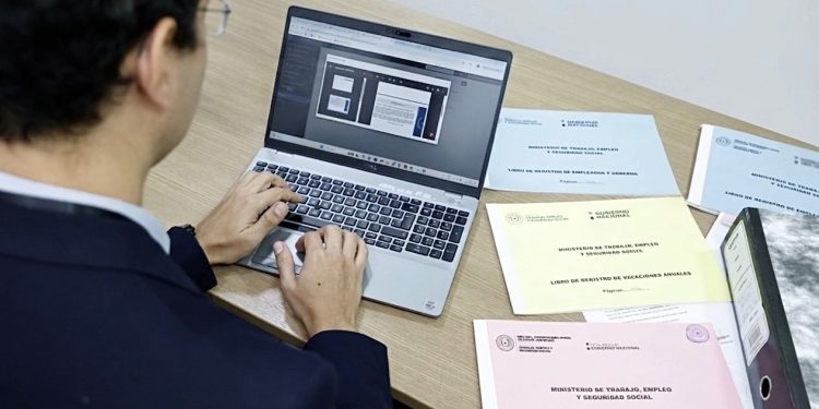 El Ministerio de Trabajo reglamenta el uso obligatorio de libros laborales digitales