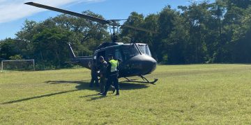 Operación aérea traslada a mujer para atención especializada