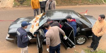 Hallan sin vida a un hombre dentro de su automóvil en Villarrica