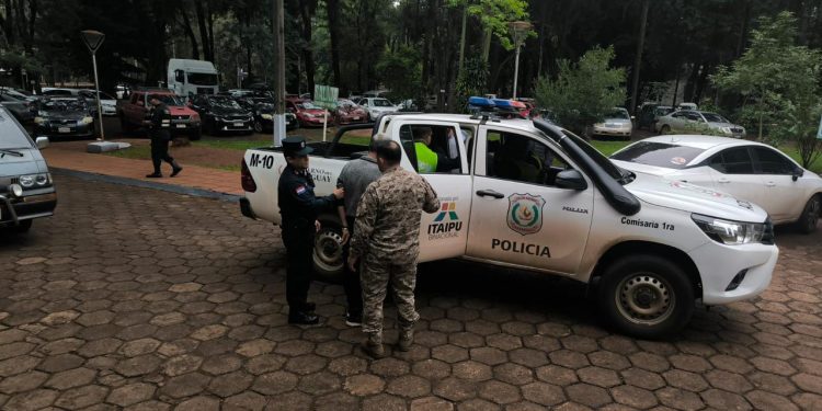 Detienen a presunto gestor por tramitación irregular de licencias de conducir en Ciudad del Este