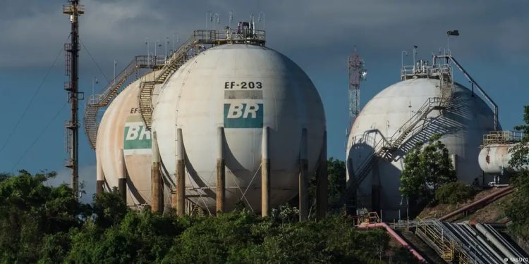 Lula relanza perforaciones de gas y petróleo en la Amazonía