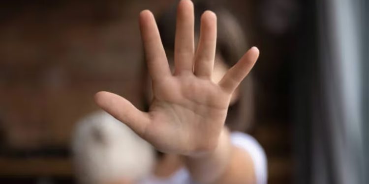 Condenan a hombre por abusar sexualmente de su hijastra