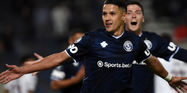 Alex Arce anota en el empate y clasificación de Independiente Rivadavia a 8vos de la Libertadores
