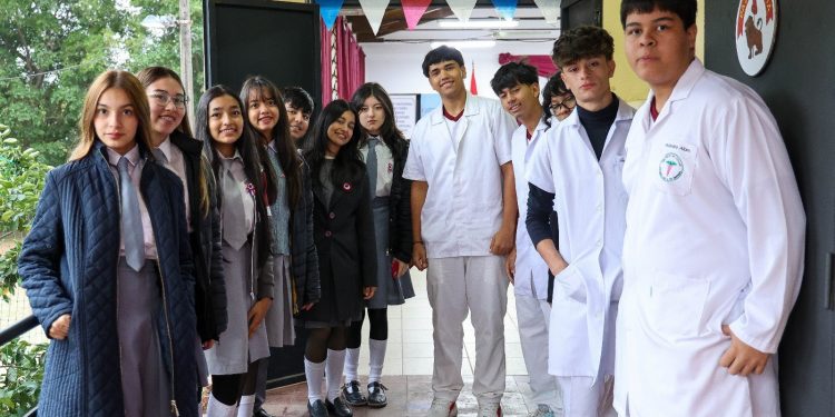 Estudiantes del Tercer Ciclo pueden postular a becas del MEC