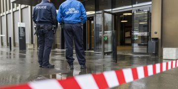 Al grito de «Alá es grande», hombre apuñaló a tres personas en Suiza