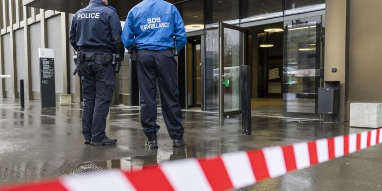 Al grito de «Alá es grande», hombre apuñaló a tres personas en Suiza