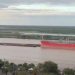 Choque fluvial en el Paraná: barcaza impactó contra buque anclado