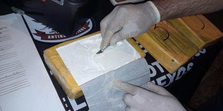 Cuatro hombres fueron imputados por tenencia de 9 kilos de cocaína