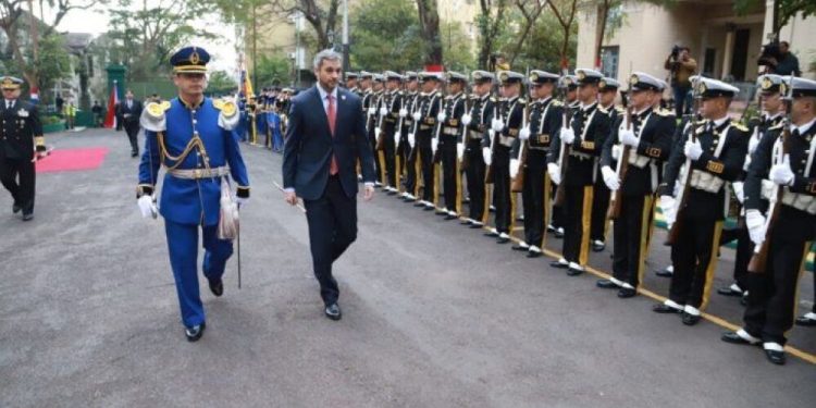 Mario Abdo pidió rever suspensión del desfile patrio: «es un reconocimiento al patriotismo»