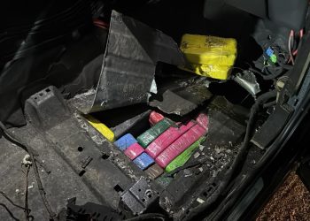 Condenan a dos paraguayos tras hallazgo de droga oculta en camioneta en Uruguay