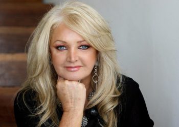 Bonnie Tyler, en coma inducido tras una cirugía intestinal de urgencia
