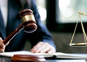 Condenan a 20 años de cárcel a un hombre por abusar de su propia hija