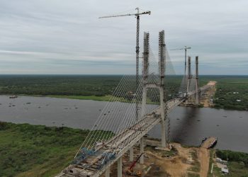 El Puente de la Bioceánica, a punto de unir dos orillas, dos países y dos océanos