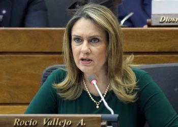 Legisladora arremete contra el Fiscal General y lo califica de prepotente tras altercado en el Congreso