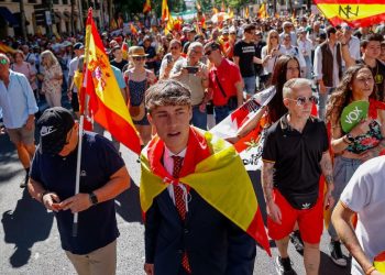 Masiva movilización en Madrid exige la dimisión de Pedro Sánchez y elecciones anticipadas
