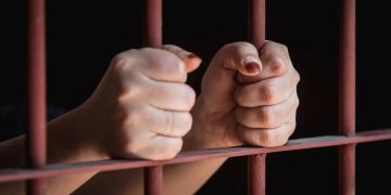 Condenan a 25 años de cárcel a mujer que asesinó a su esposo y simuló asalto