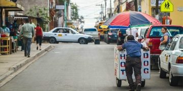 Seis de cada diez paraguayos trabajaron en la informalidad laboral durante el año 2025