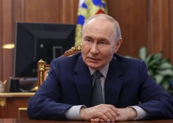 Rusia y Ucrania anuncian treguas temporales bajo fuertes advertencias