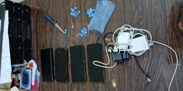 Incautan celulares y estupefacientes tras requisa en la Unidad Industrial Esperanza