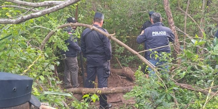 Hallan cadáver enterrado y creen que es el de la mujer desaparecida en Loreto