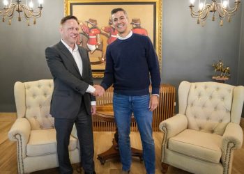 Santiago Peña y cofundador de Paypal analizan el potencial de Paraguay para proyectos de IA y energía