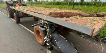 Guayaibí: docente jubilada fallece tras chocar contra un tractor sin luces