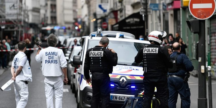 Francia: detienen a padre de familia acusado de abusar a los amigos menores de sus hijos