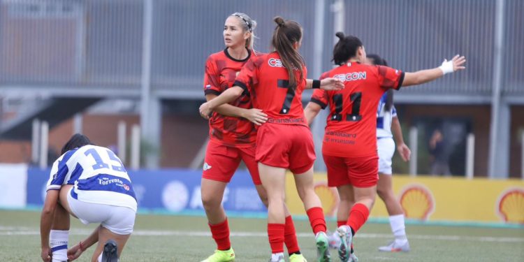 Libertad venció por goleada al 2 de Mayo y se mantiene como único líder
