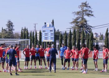 Alfaro va definiendo el equipo titular de Paraguay para enfrentar a Turquía
