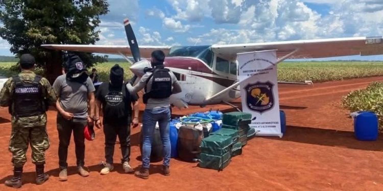 Piloto boliviano y copiloto peruano reciben condenas por narcotráfico internacional