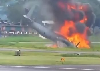 Cinco tripulantes fallecen tras accidente de avión militar en India