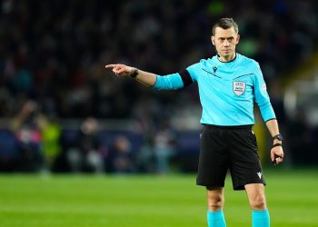 Arbitro francés para el partido de Paraguay vs. Australia