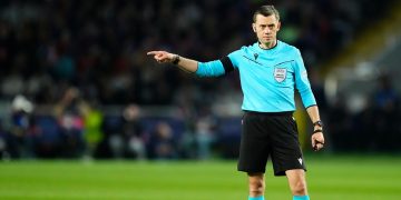 Arbitro francés para el partido de Paraguay vs. Australia
