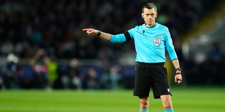 Arbitro francés para el partido de Paraguay vs. Australia